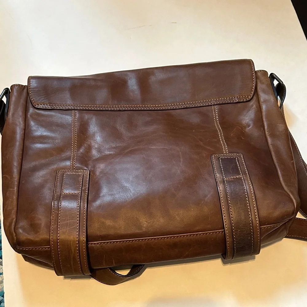 Frye Rich Brown Leather Messenger Bag